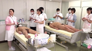 背着女朋友找高跟黑丝女王足交调教