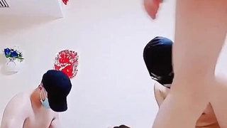 怪物鸡巴继妹在POV中被继兄操