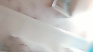 双马尾卡哇伊面罩萌妹和炮友激情啪啪，白色开档丝袜跪着口交猛操。