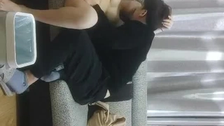 金发女的享受自慰！直至高潮！