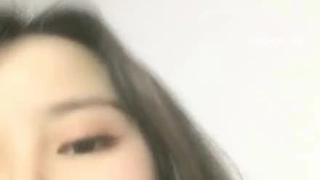 淫娃女神~【月月嗷】第一视角揉搓骚逼~无套内射